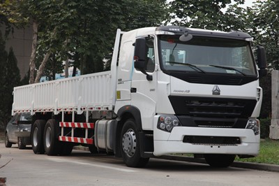 SINOTRUK HOWO A7 CARGO TRUCK