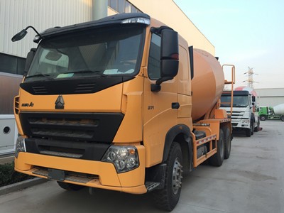 SINOTRUK HOWO A7 Concrete Mixer Tank Truck