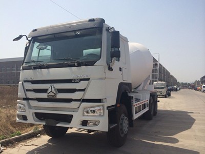 SINOTRUCK HOWO Concrete Mixer Tank Truck