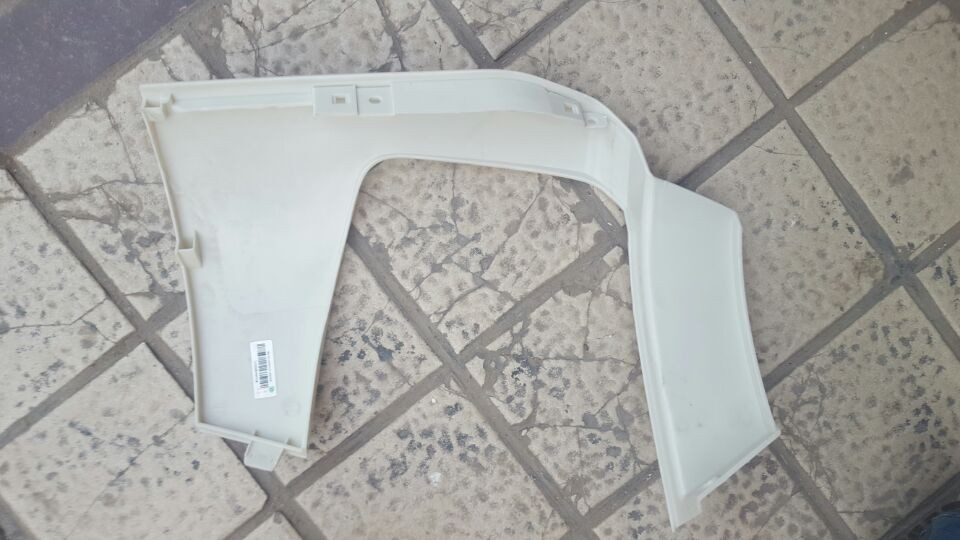 WG1664245003 Bumper Left Side